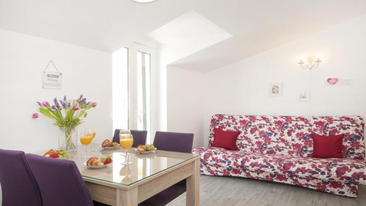 Apartments Angela Baška Voda Habitación foto
